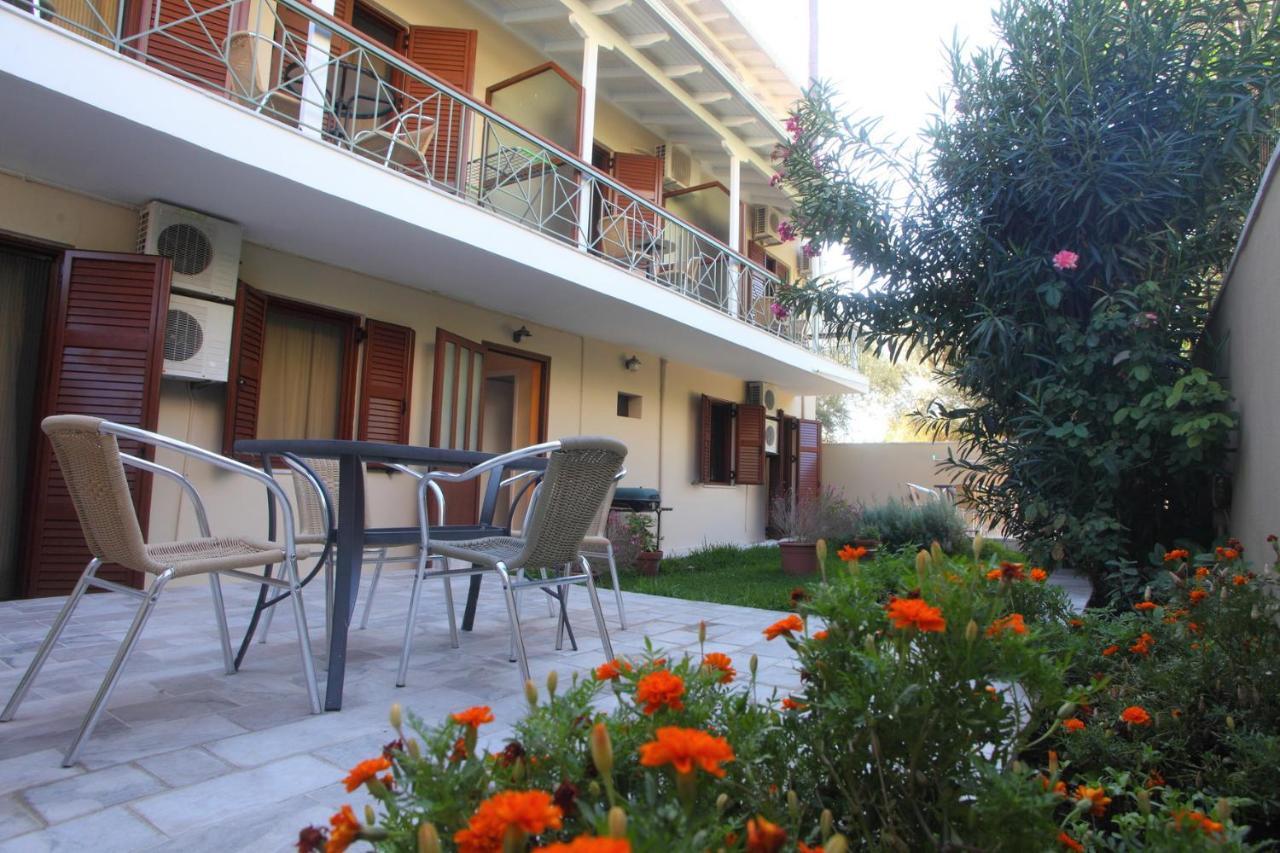 Vicky Apartments Nikiana Esterno foto