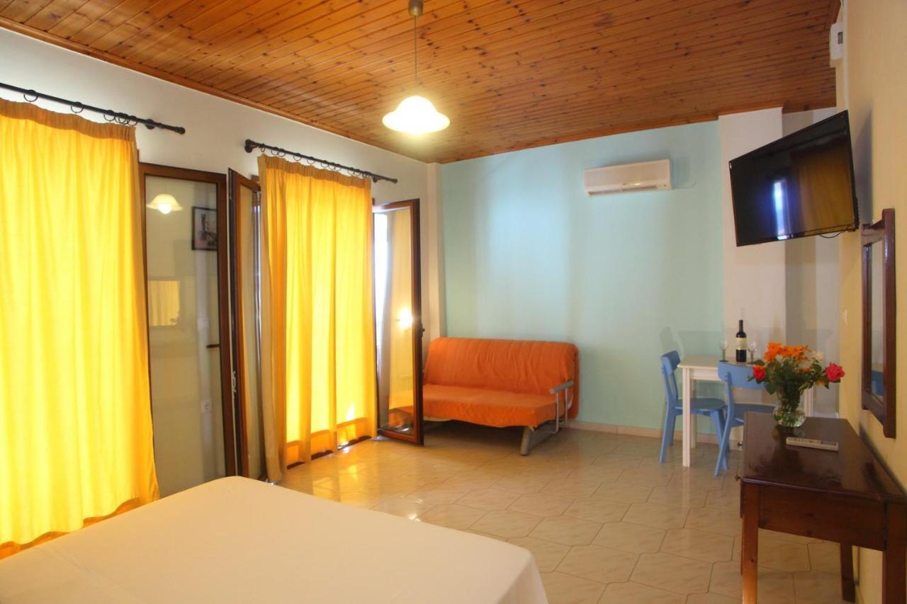 Vicky Apartments Nikiana Esterno foto