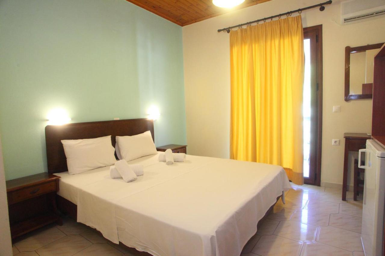 Vicky Apartments Nikiana Esterno foto
