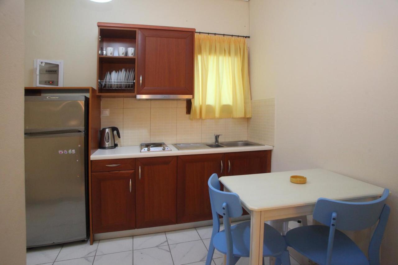 Vicky Apartments Nikiana Esterno foto