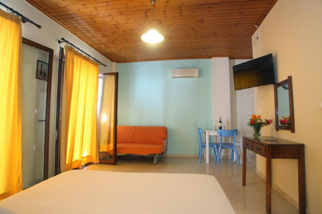 Vicky Apartments Nikiana Esterno foto