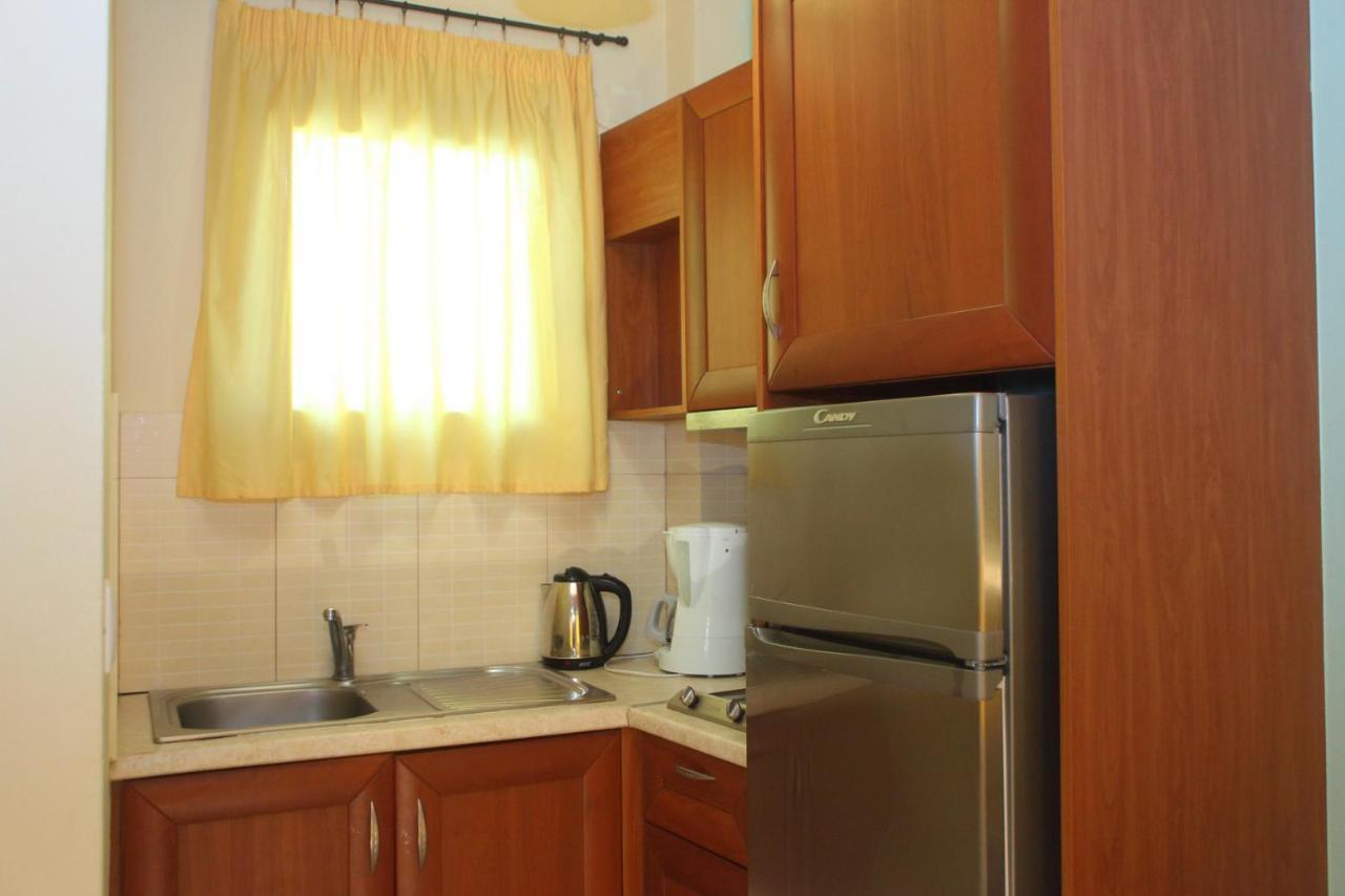 Vicky Apartments Nikiana Esterno foto