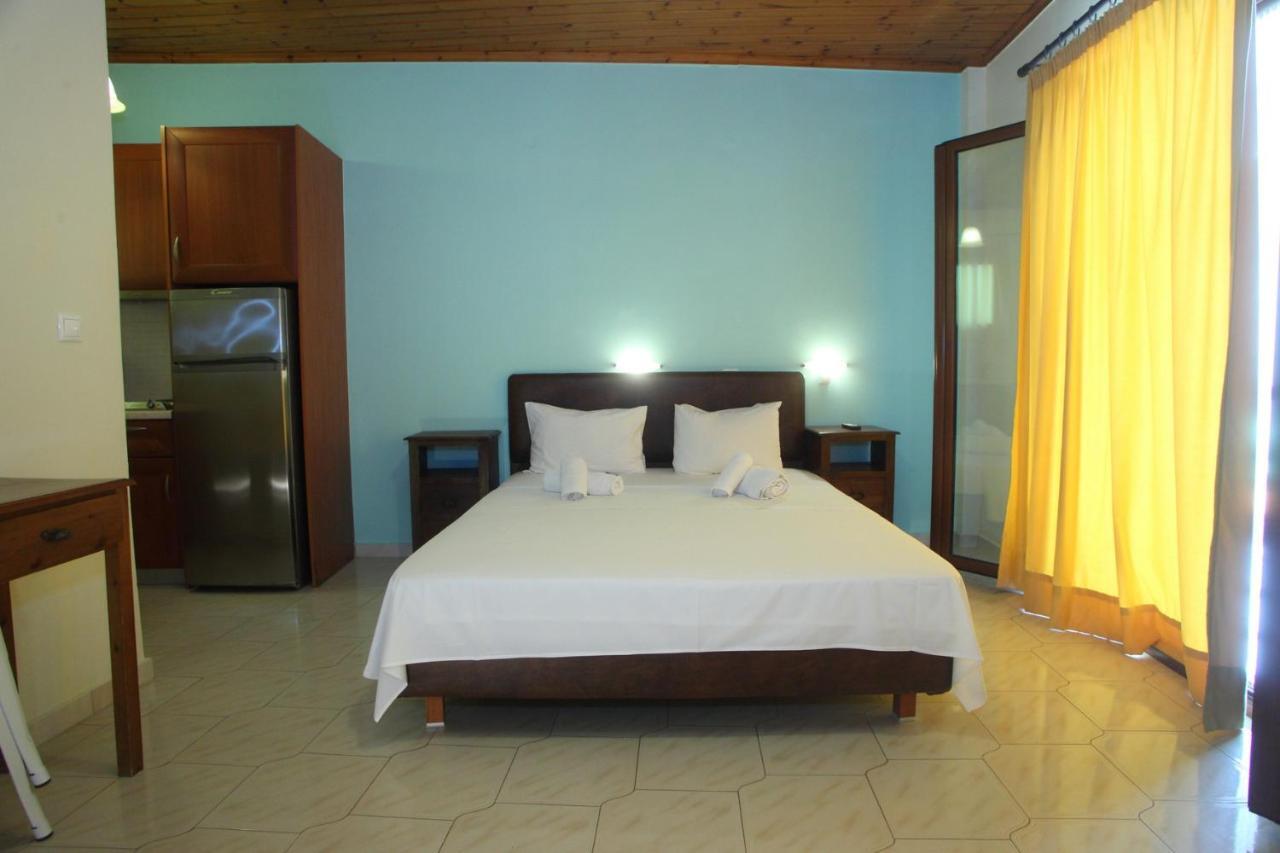 Vicky Apartments Nikiana Esterno foto