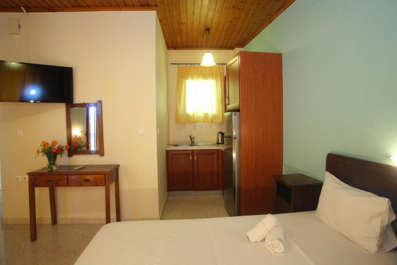 Vicky Apartments Nikiana Esterno foto