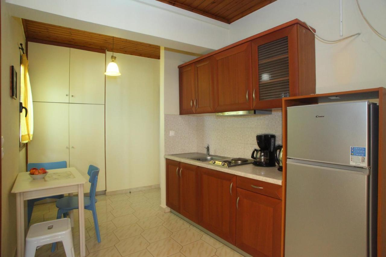 Vicky Apartments Nikiana Esterno foto